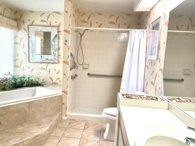 GULF GATE EAST - Residential Lease