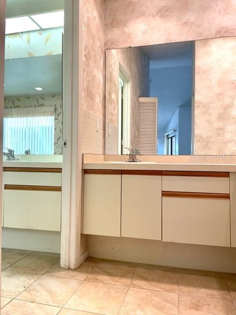 GULF GATE EAST - Residential Lease