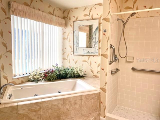 GULF GATE EAST - Residential Lease