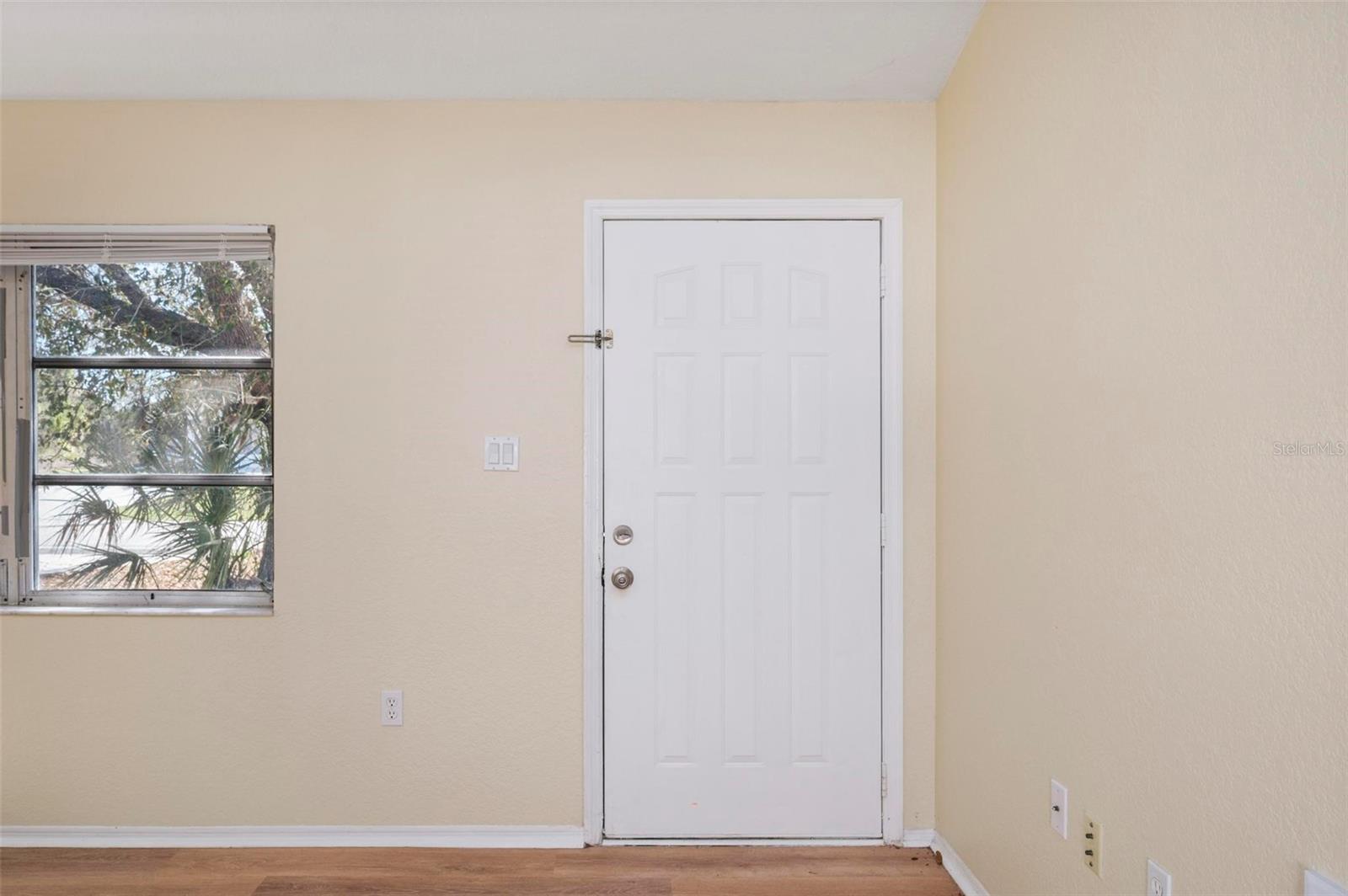 2095 COMO STREET A and B