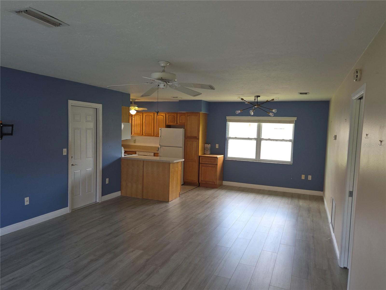 CAMBRIDGE VILLAGE - Residential