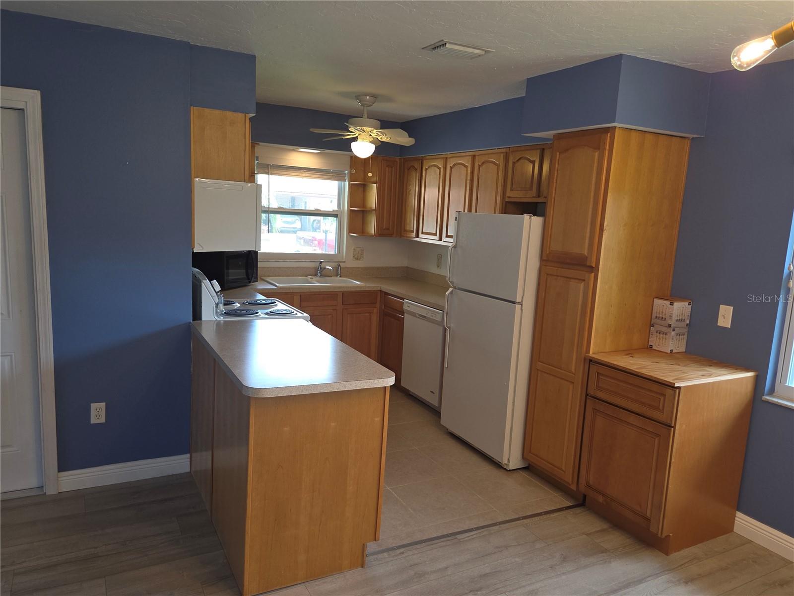 CAMBRIDGE VILLAGE - Residential