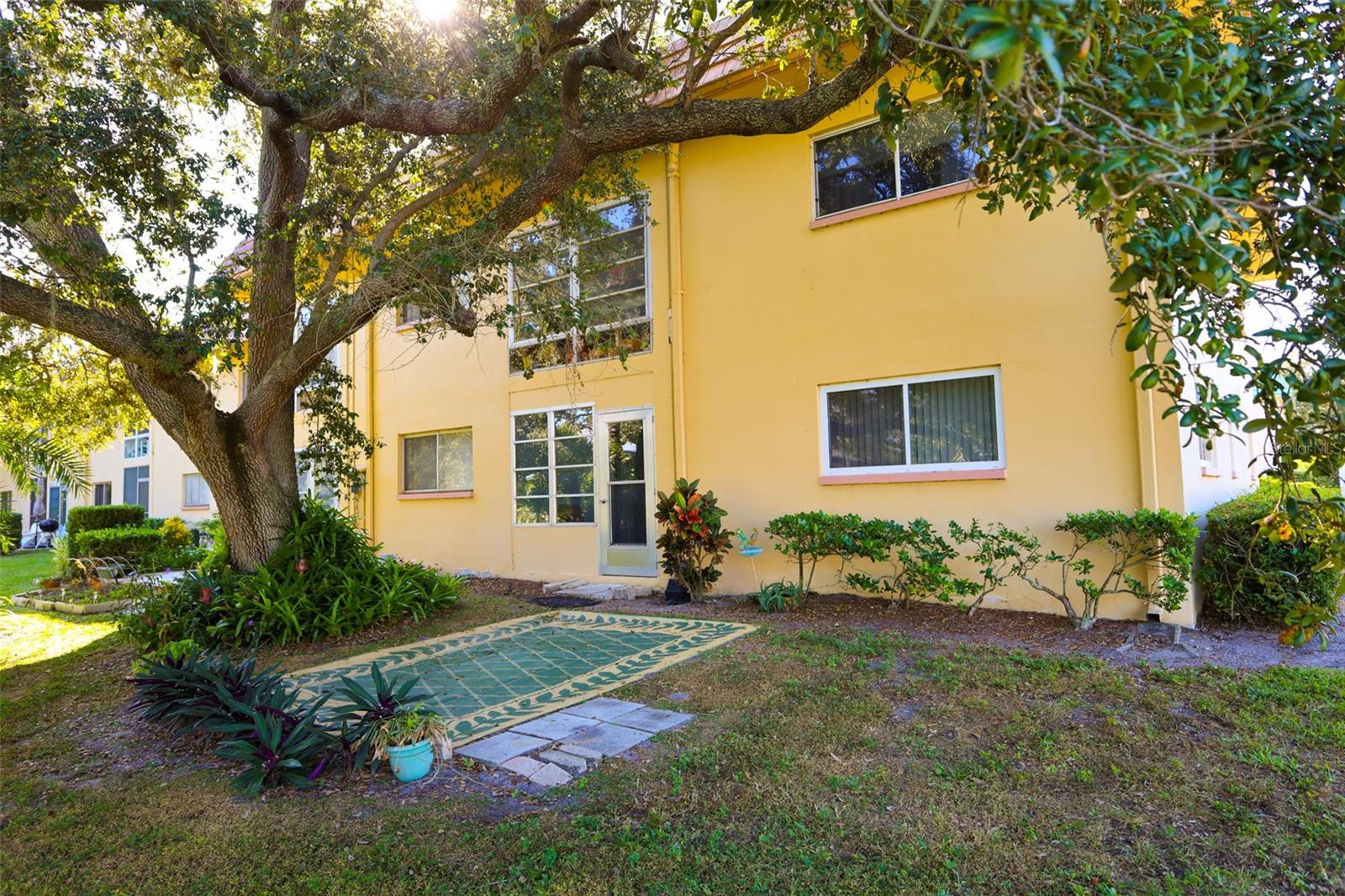 GREENBRIAR CONDO - Residential Lease