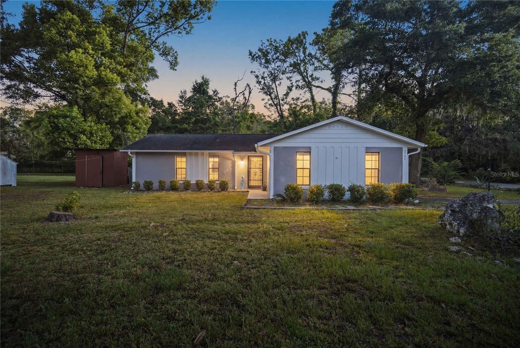 Photo of 2351 NE 40th Street, Ocala, FL 34479 (MLS # OM728004)