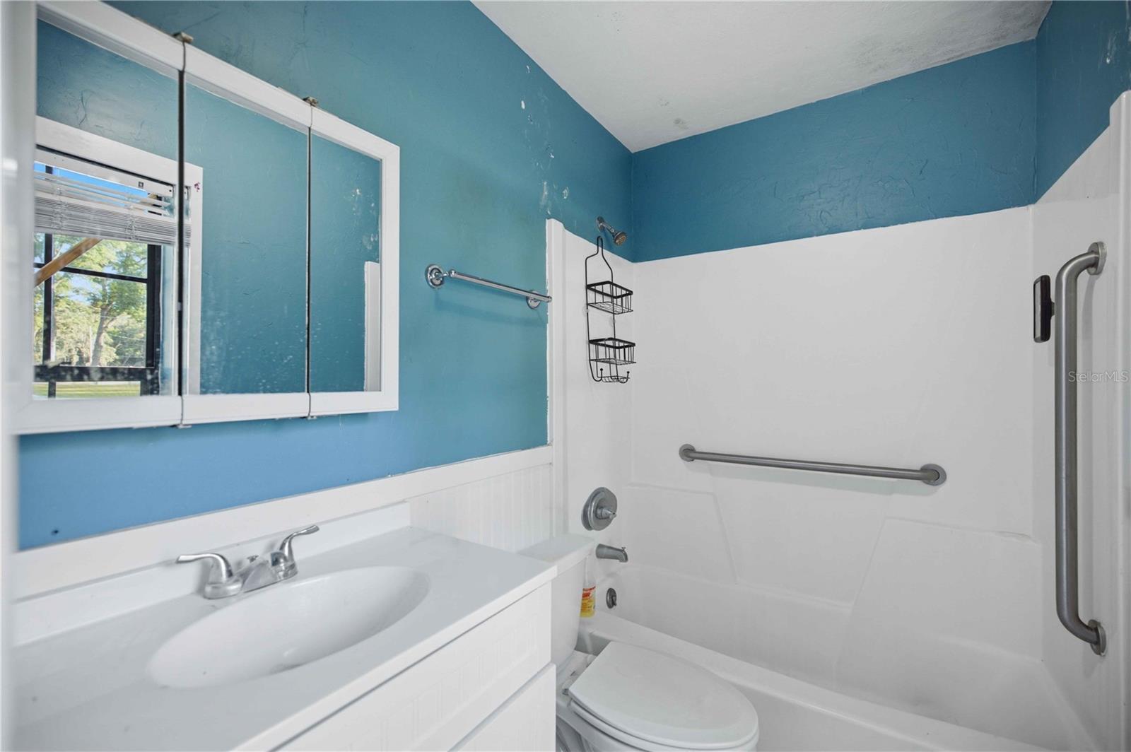 2351 NE 40TH STREET