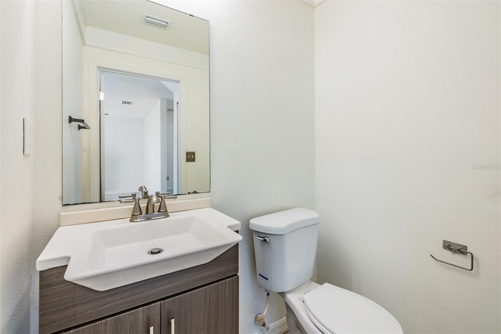 2118 ASHLEY LAKES DRIVE
