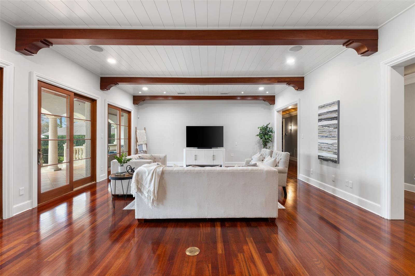 PRETTY LAKE ESTATES - Residential