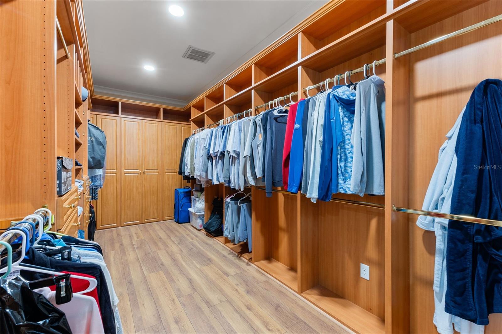 PRETTY LAKE ESTATES - Residential