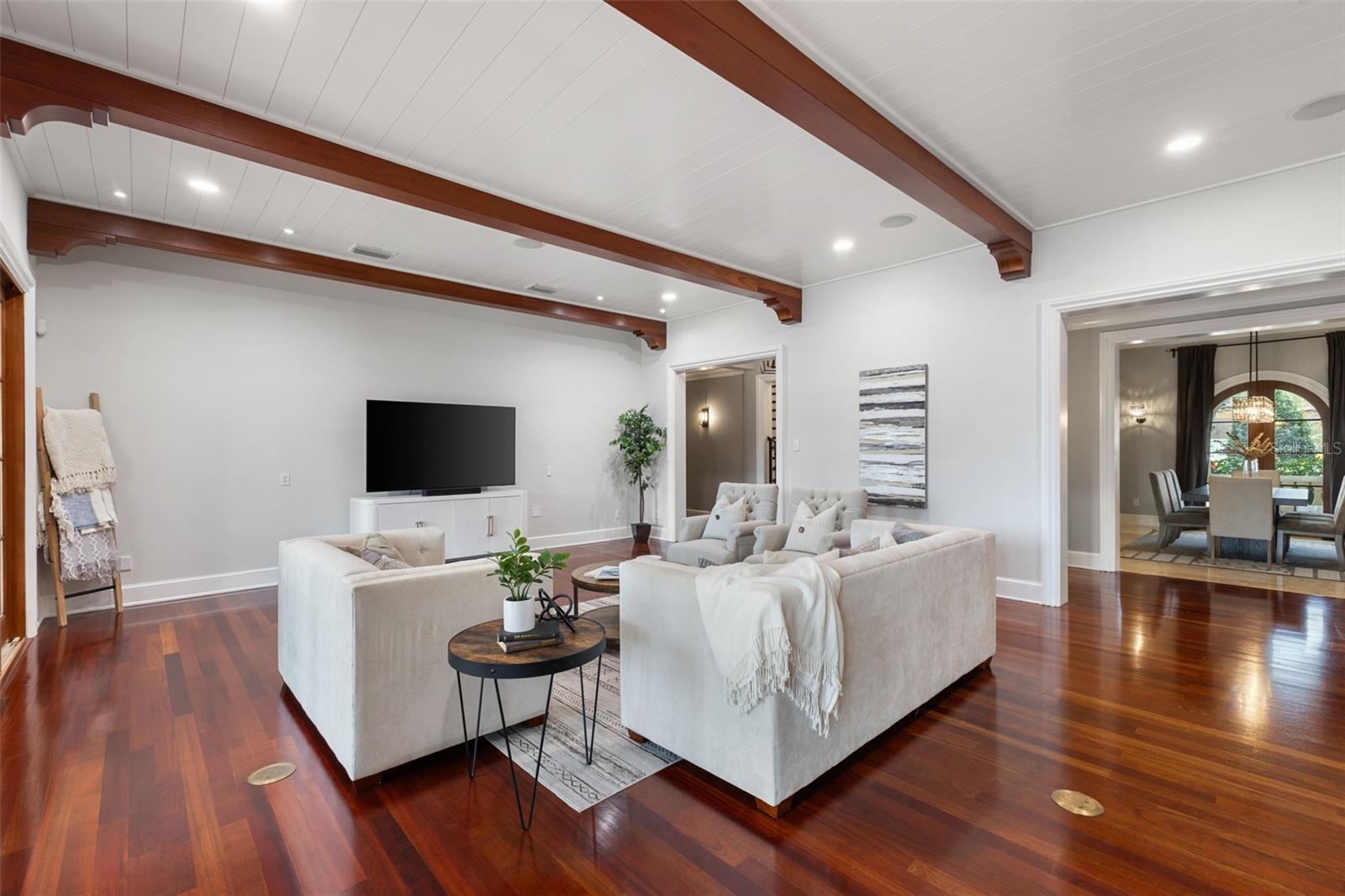 PRETTY LAKE ESTATES - Residential