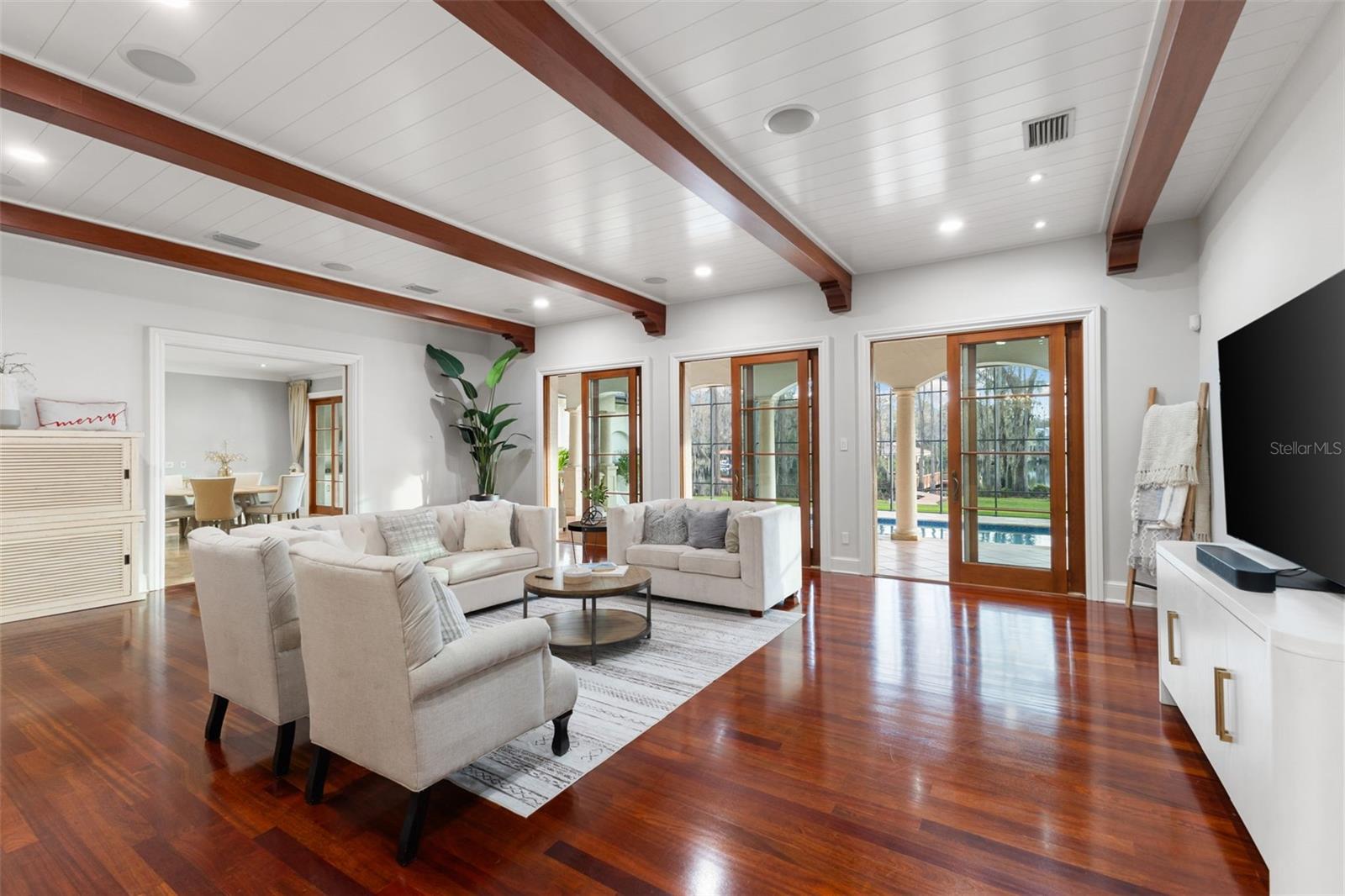 PRETTY LAKE ESTATES - Residential