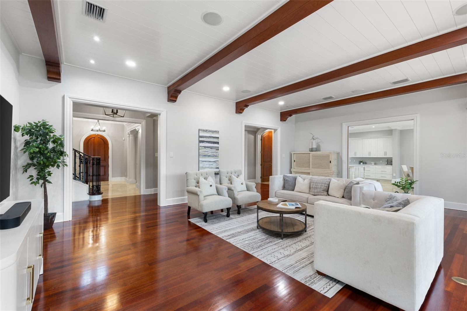 PRETTY LAKE ESTATES - Residential