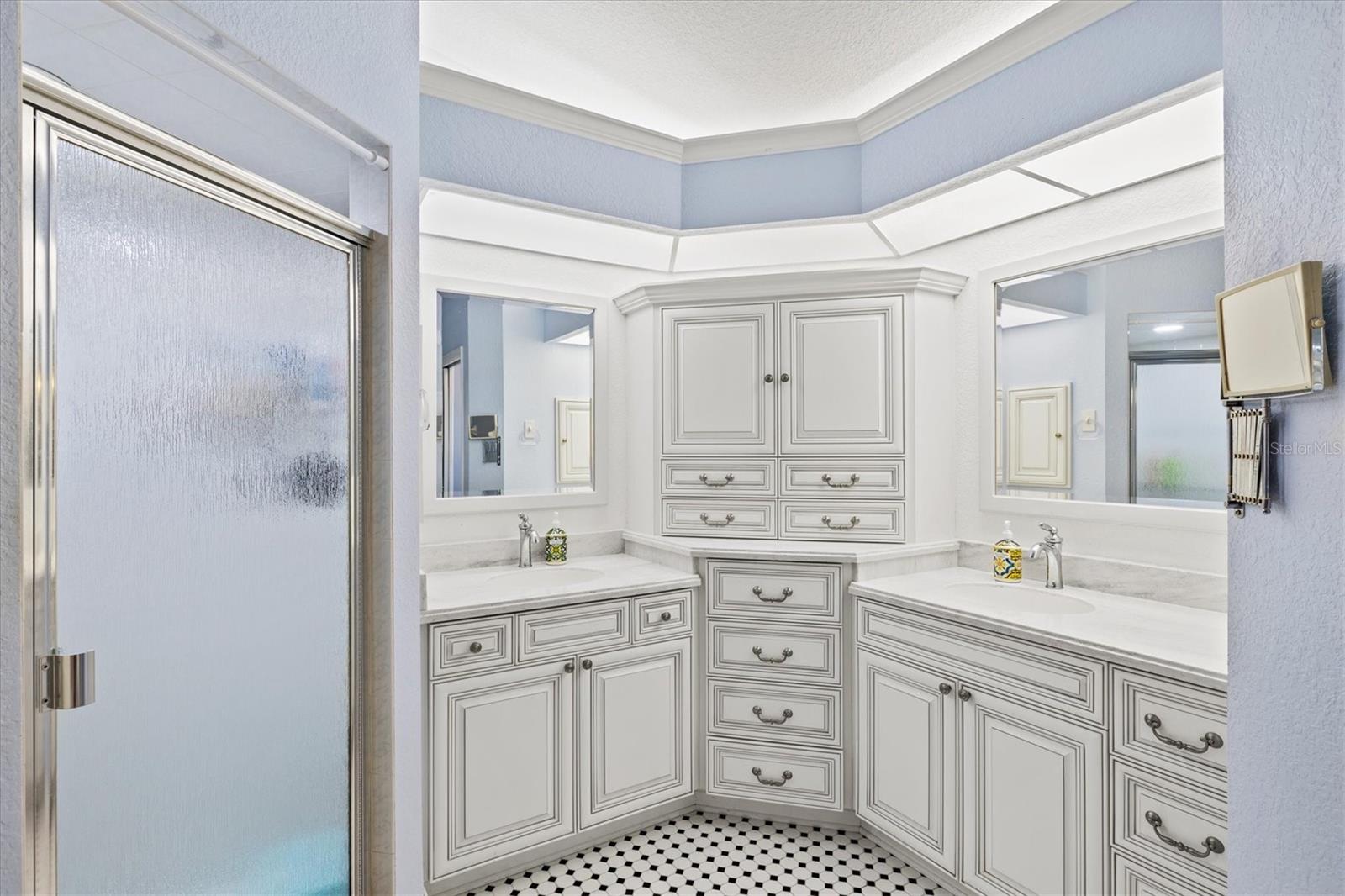 LAKE OF THE WOODS - Residential