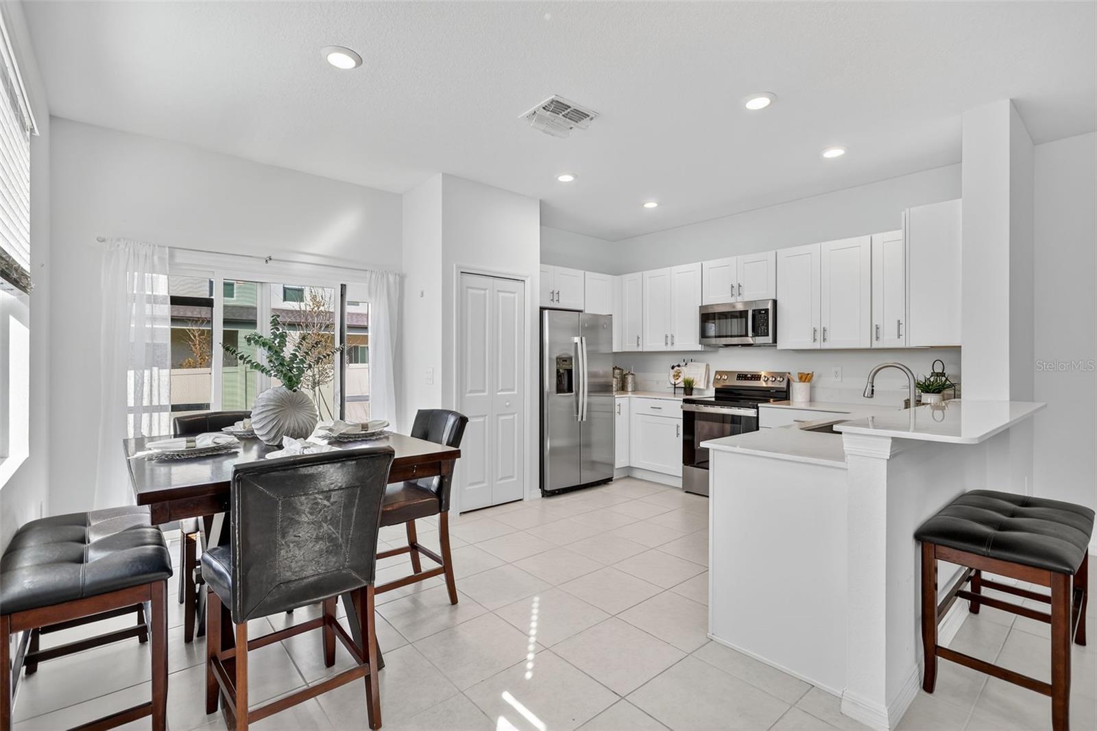 SOUTH SHORE POINTE - Residential