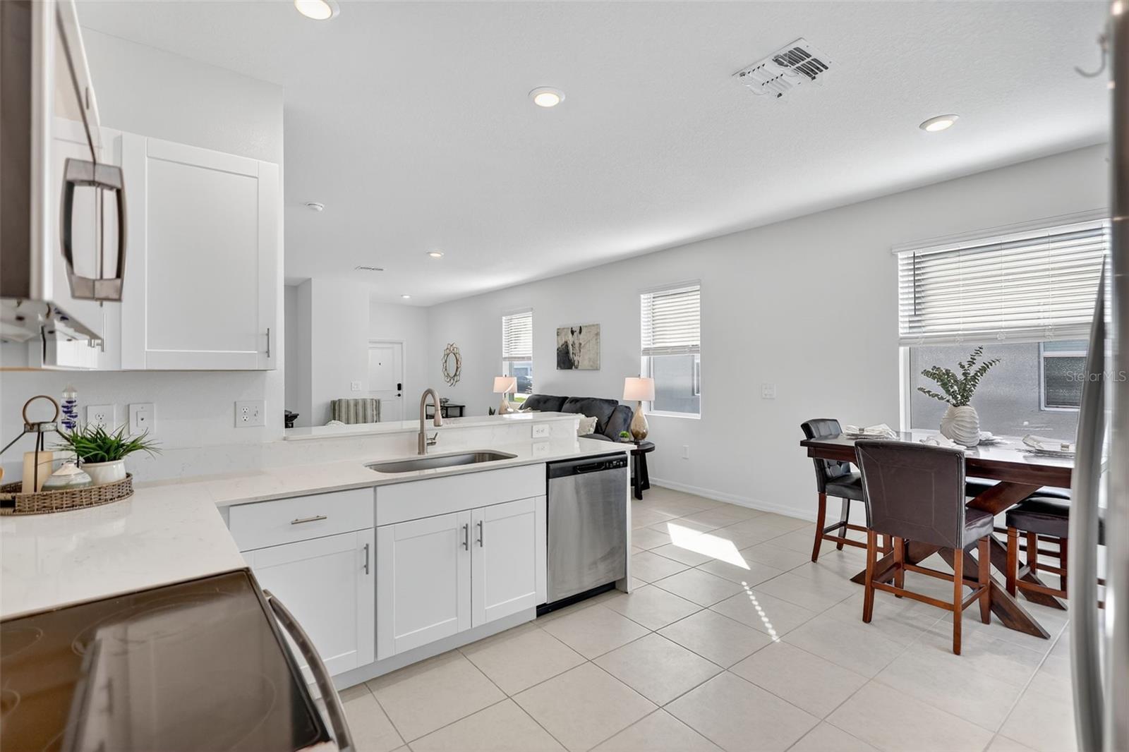 SOUTH SHORE POINTE - Residential