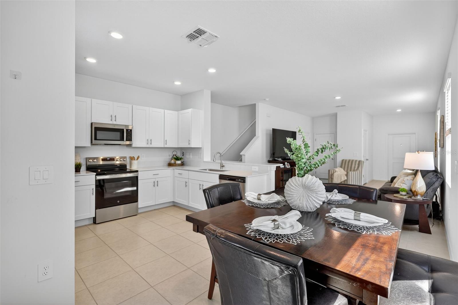 SOUTH SHORE POINTE - Residential