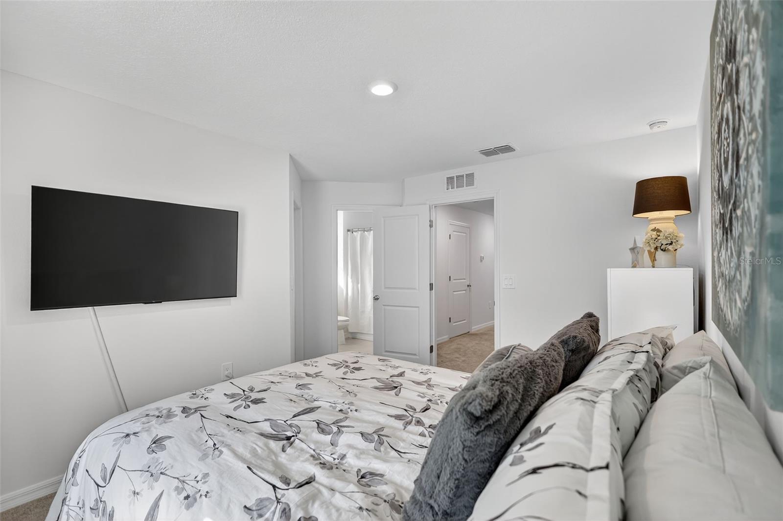 SOUTH SHORE POINTE - Residential