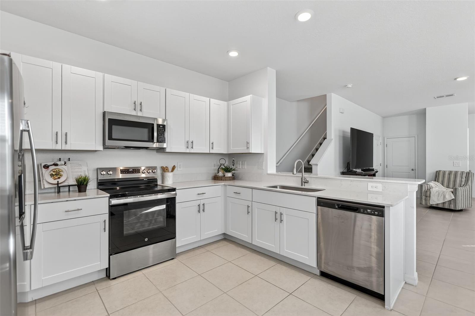 SOUTH SHORE POINTE - Residential