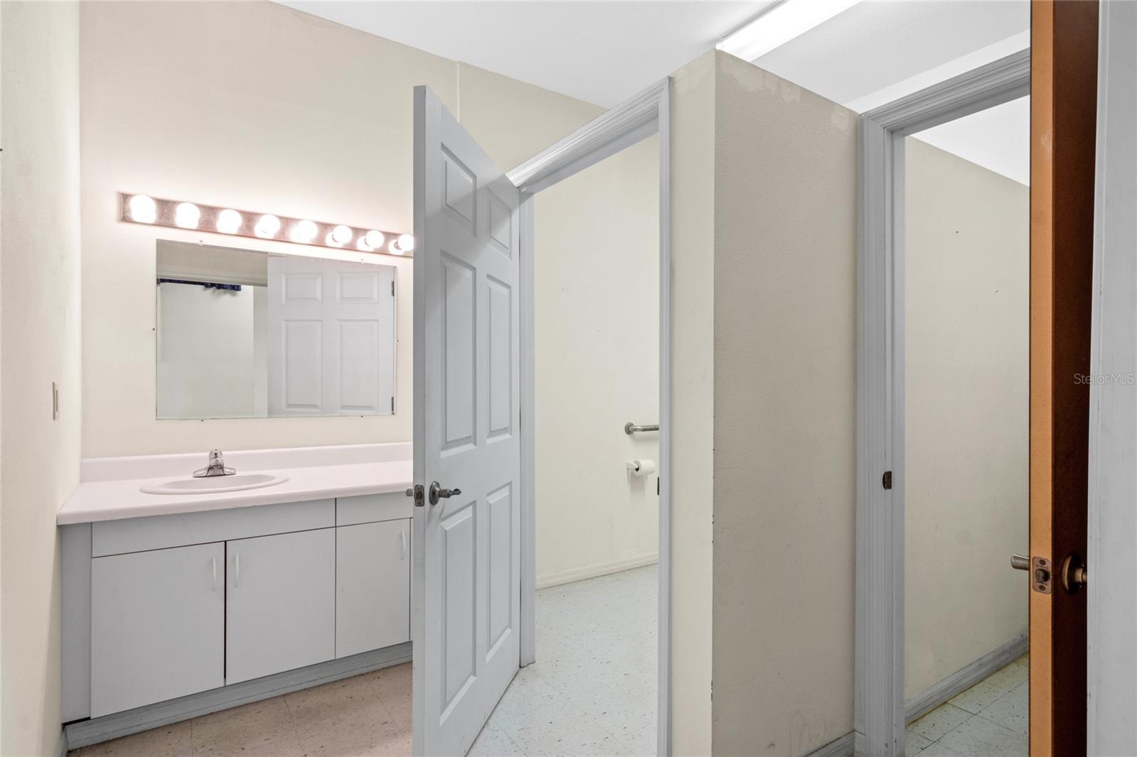 HILLSDALE - Residential