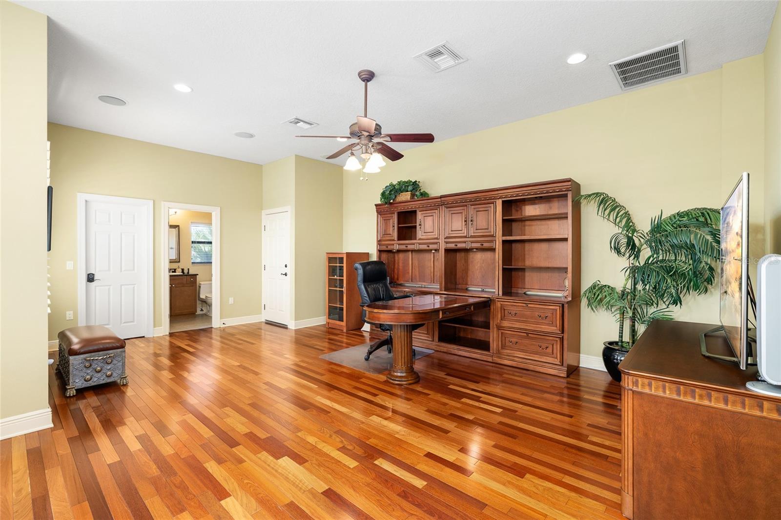 BAYWAY ISLES - Residential