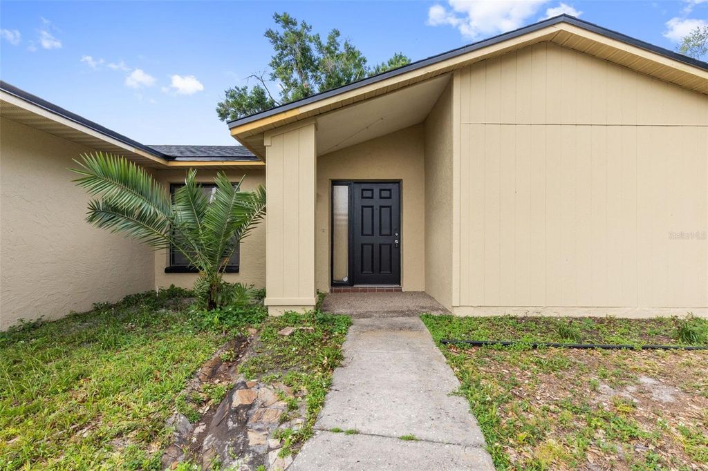 Photo of 17635 Meadowbridge Drive, Lutz, FL 33549 (MLS # TB8497811)