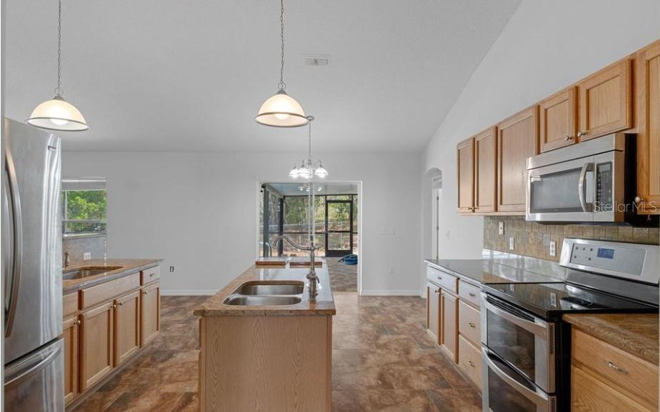 ROYAL HIGHLANDS - Residential