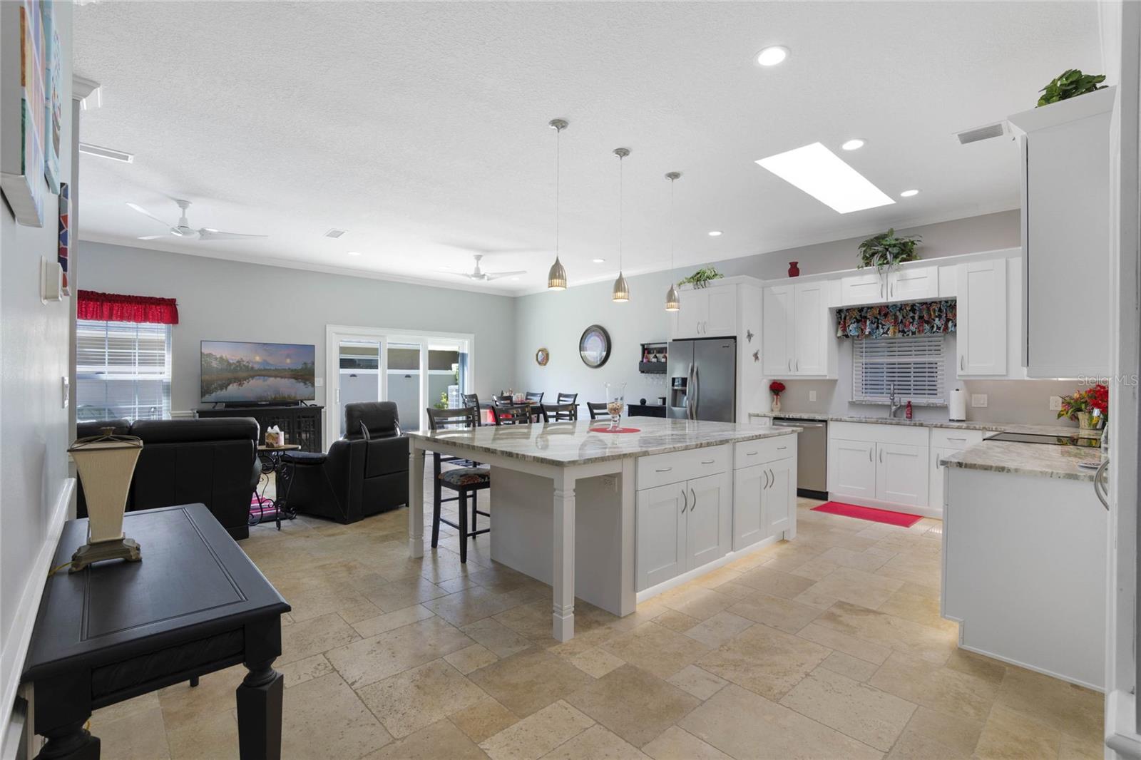 900 SUSSEX CLOSE