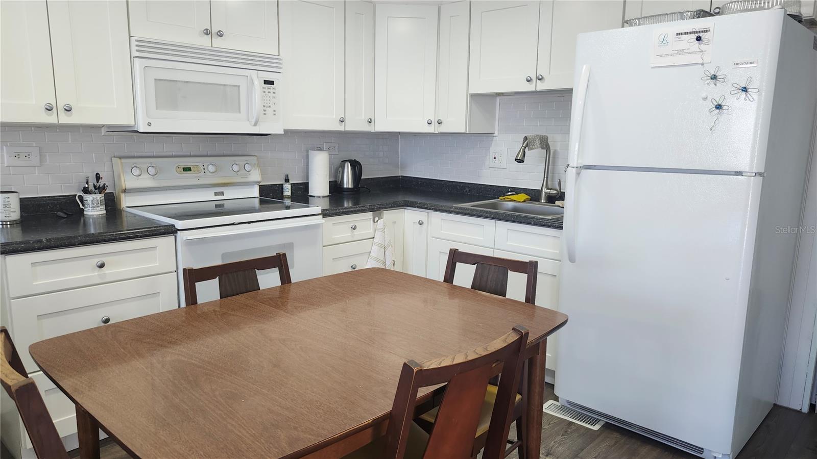 BRADENTON TROPICAL PALMS CO-OP - Residential