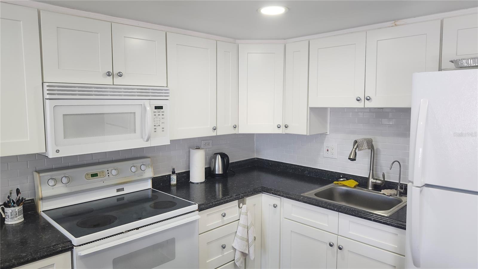 BRADENTON TROPICAL PALMS CO-OP - Residential