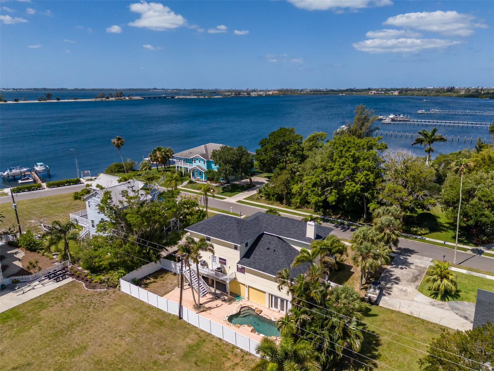 BAYVIEW GROVE - Residential