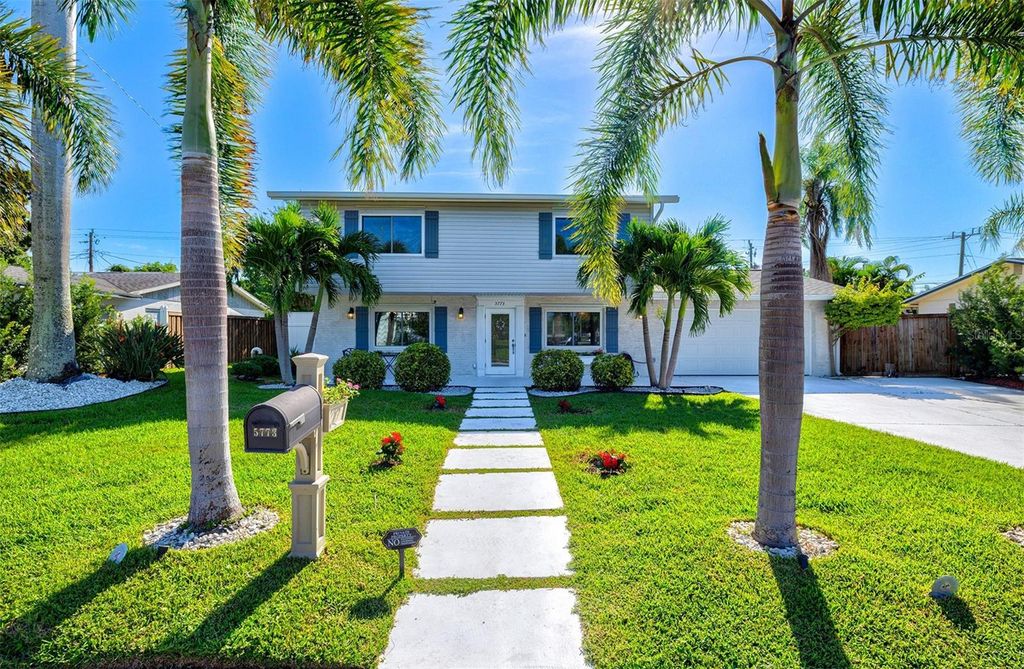 Photo of 5773 Britannia Drive, Sarasota, FL 34231 (MLS # A4666899)
