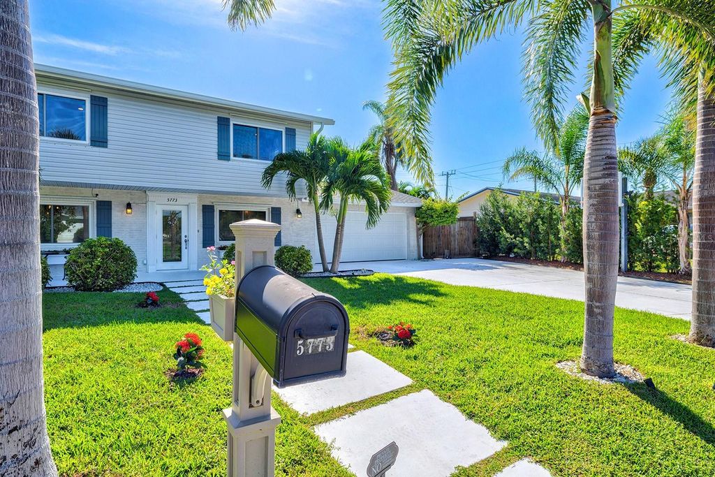 Photo of 5773 Britannia Drive, Sarasota, FL 34231 (MLS # A4666899)