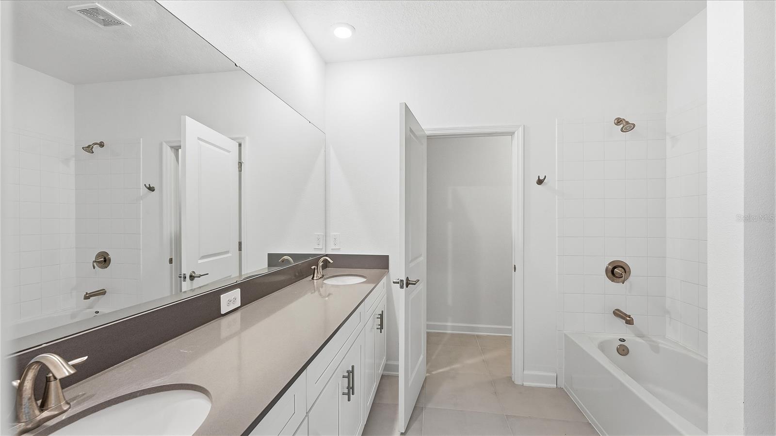 BRIDGEWALK PH 1A - Residential Lease