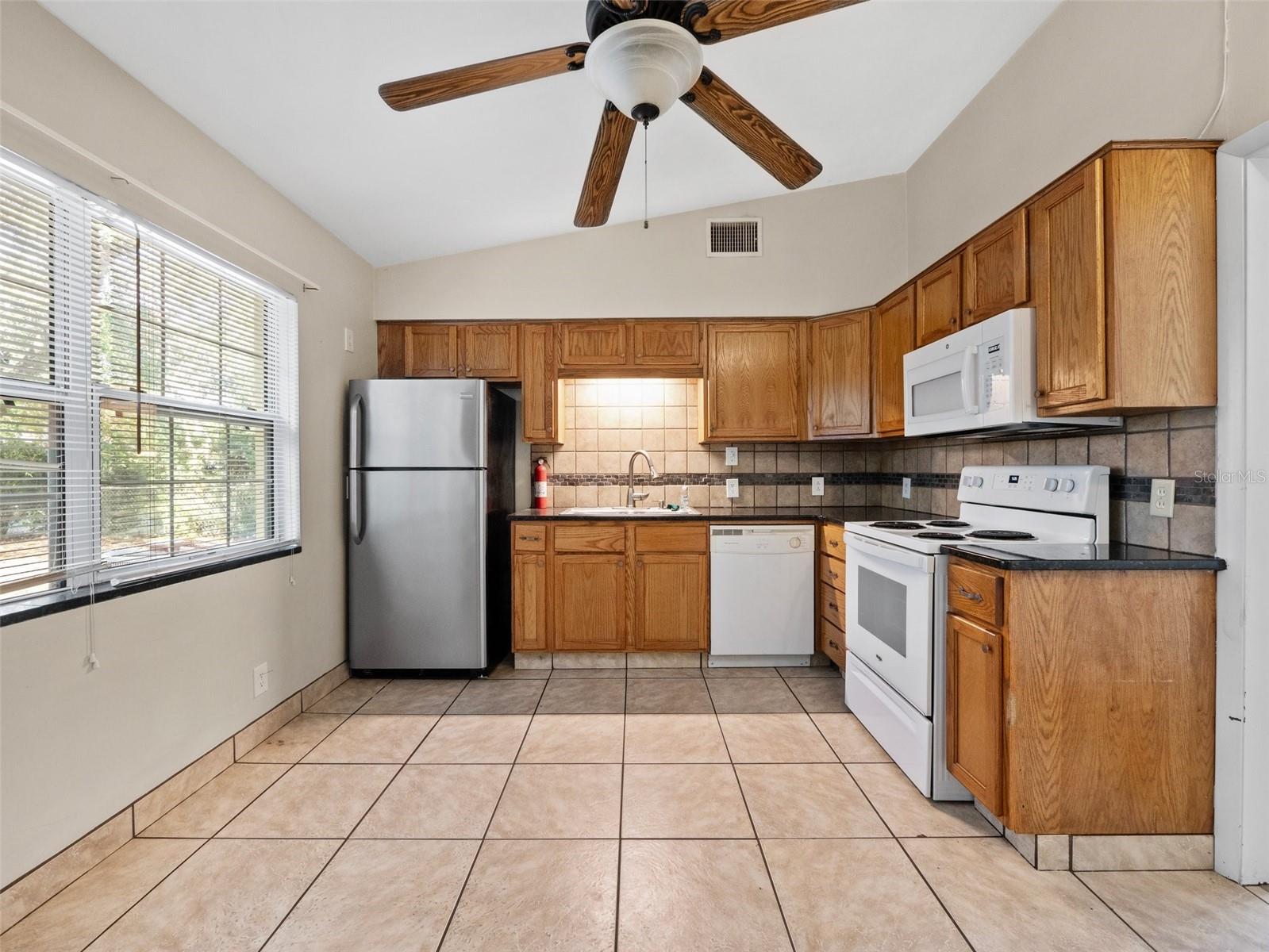 MOUNT PLYMOUTH - Residential