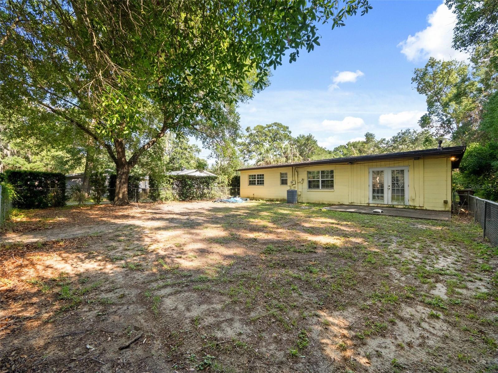 MOUNT PLYMOUTH - Residential