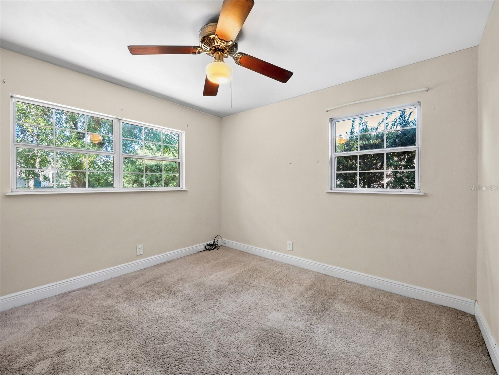 MOUNT PLYMOUTH - Residential