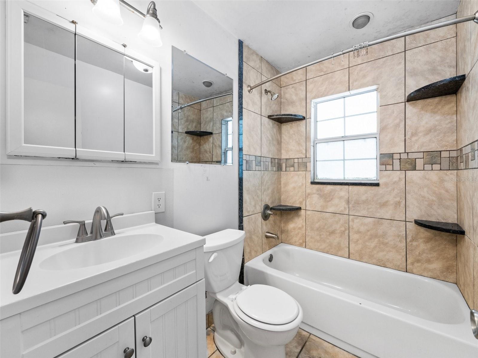 MOUNT PLYMOUTH - Residential