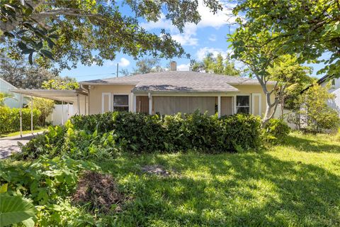 Photo of 148 42nd Avenue NE, St Petersburg, FL 33703 (MLS # TB8429370)