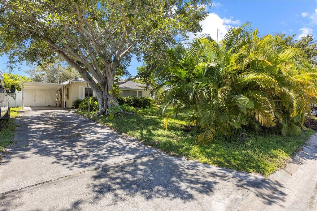 Photo of 148 42nd Avenue NE, St Petersburg, FL 33703 (MLS # TB8429370)