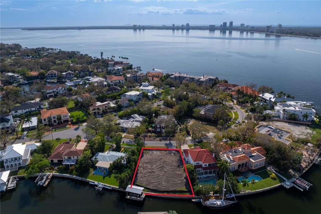 Photo of 18 Bahama Circle, Tampa, FL 33606 (MLS # TB8354312)