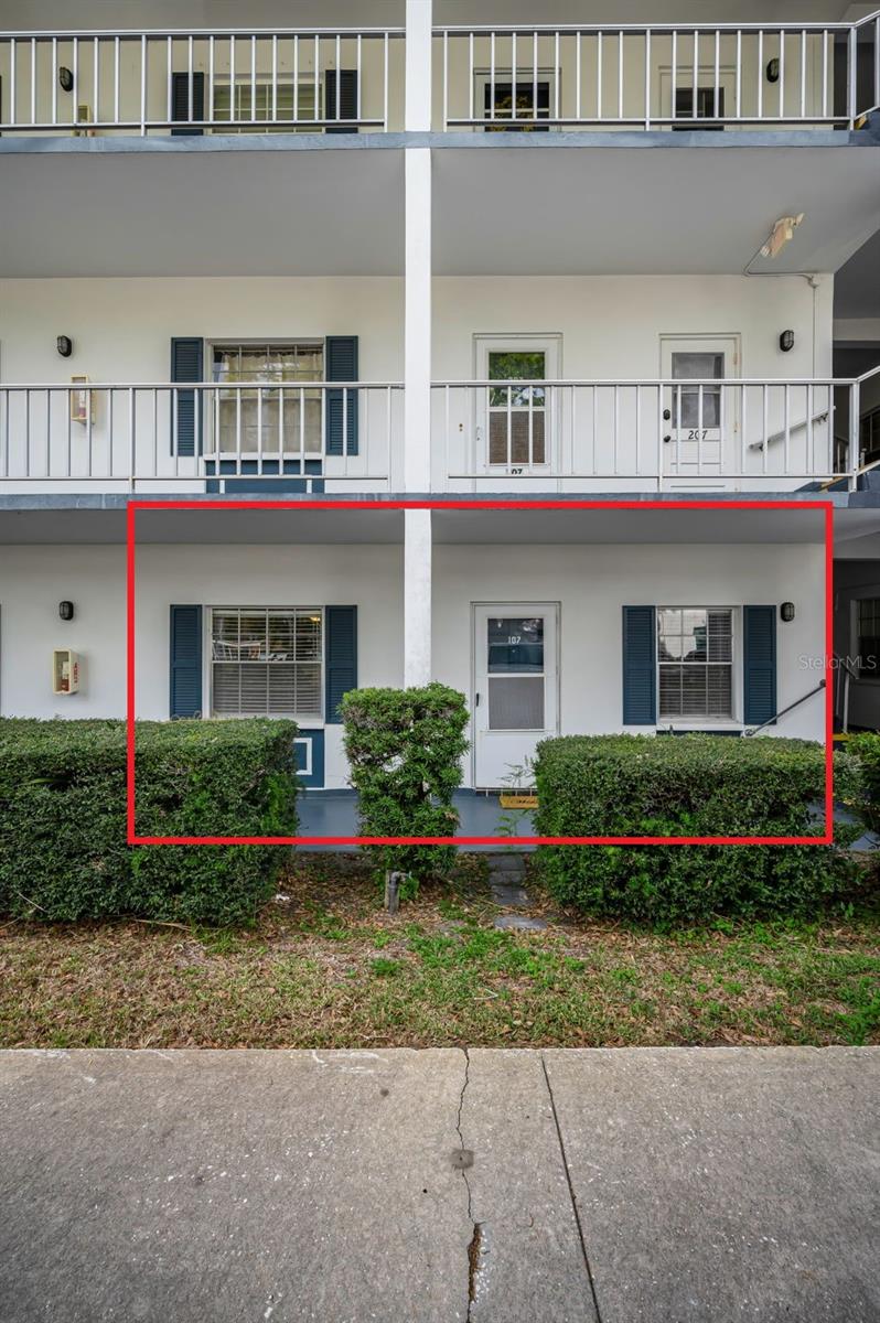 DOUGLAS ARMS - Residential