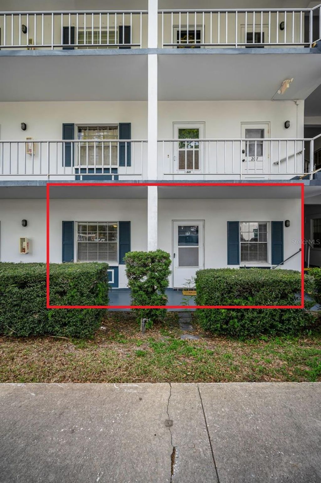 Photo of 400 Glennes Lane #107, Dunedin, FL 34698 (MLS # TB8486186)