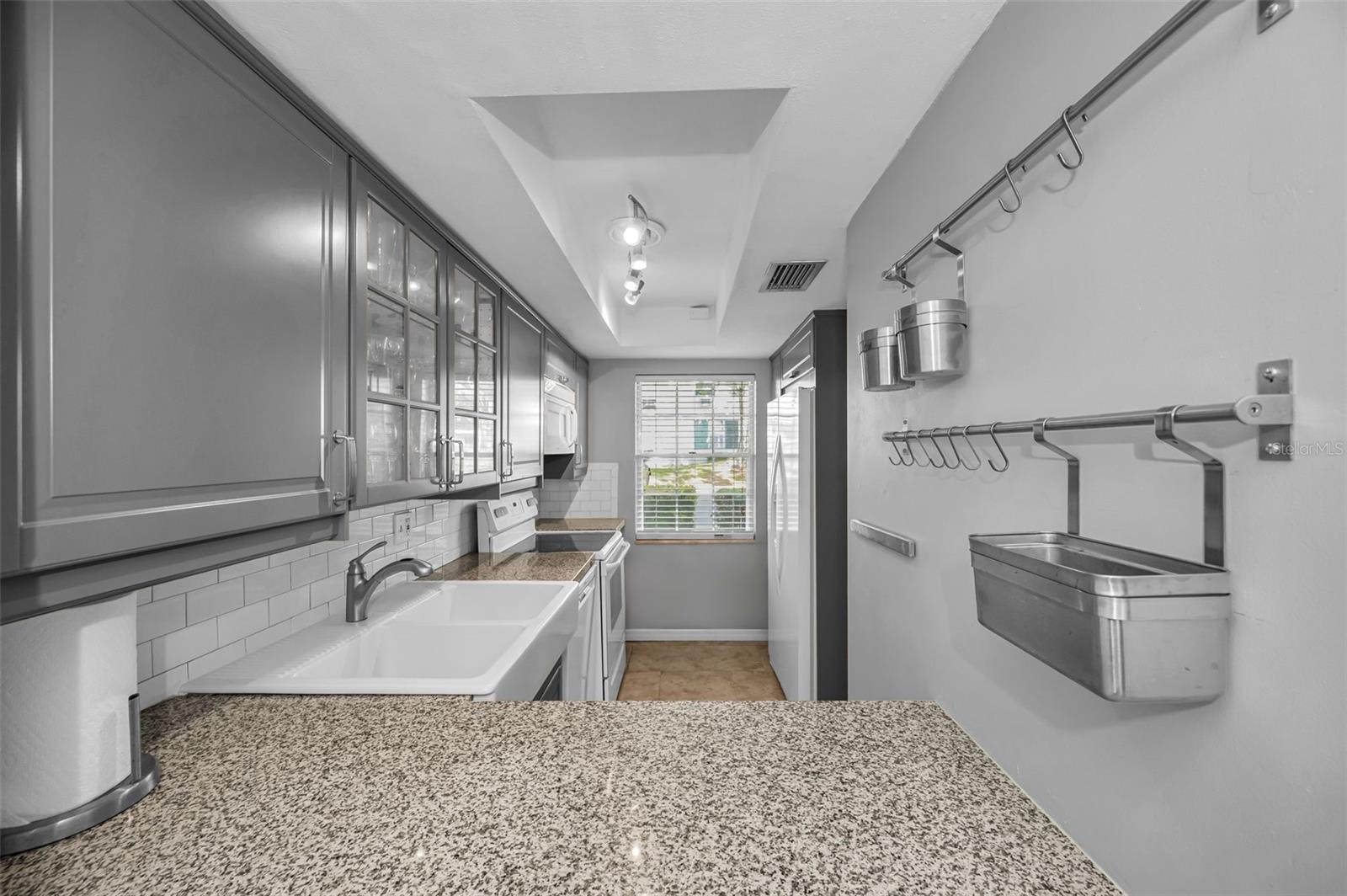 DOUGLAS ARMS - Residential