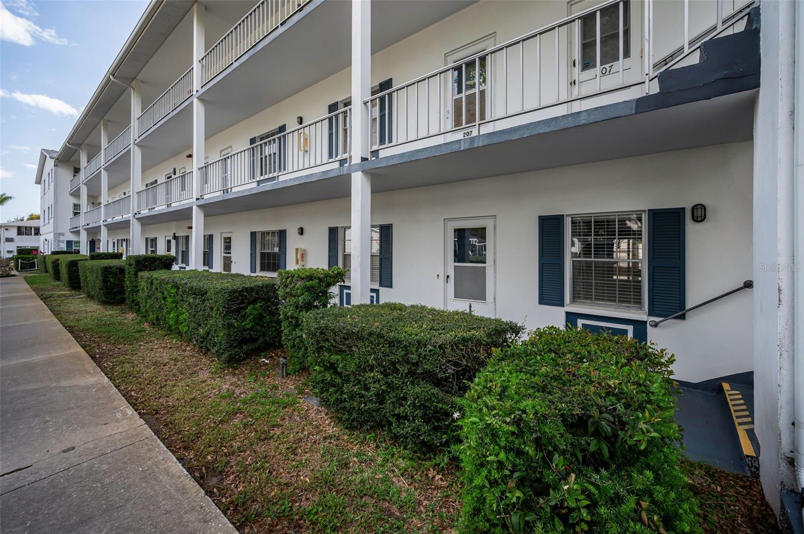 DOUGLAS ARMS - Residential