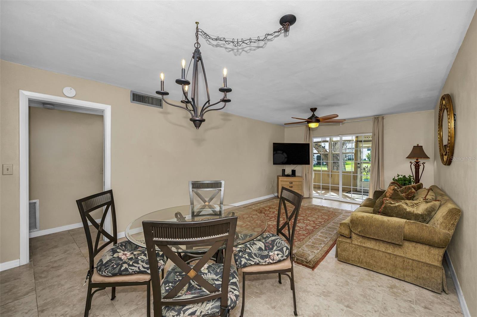 DOUGLAS ARMS - Residential