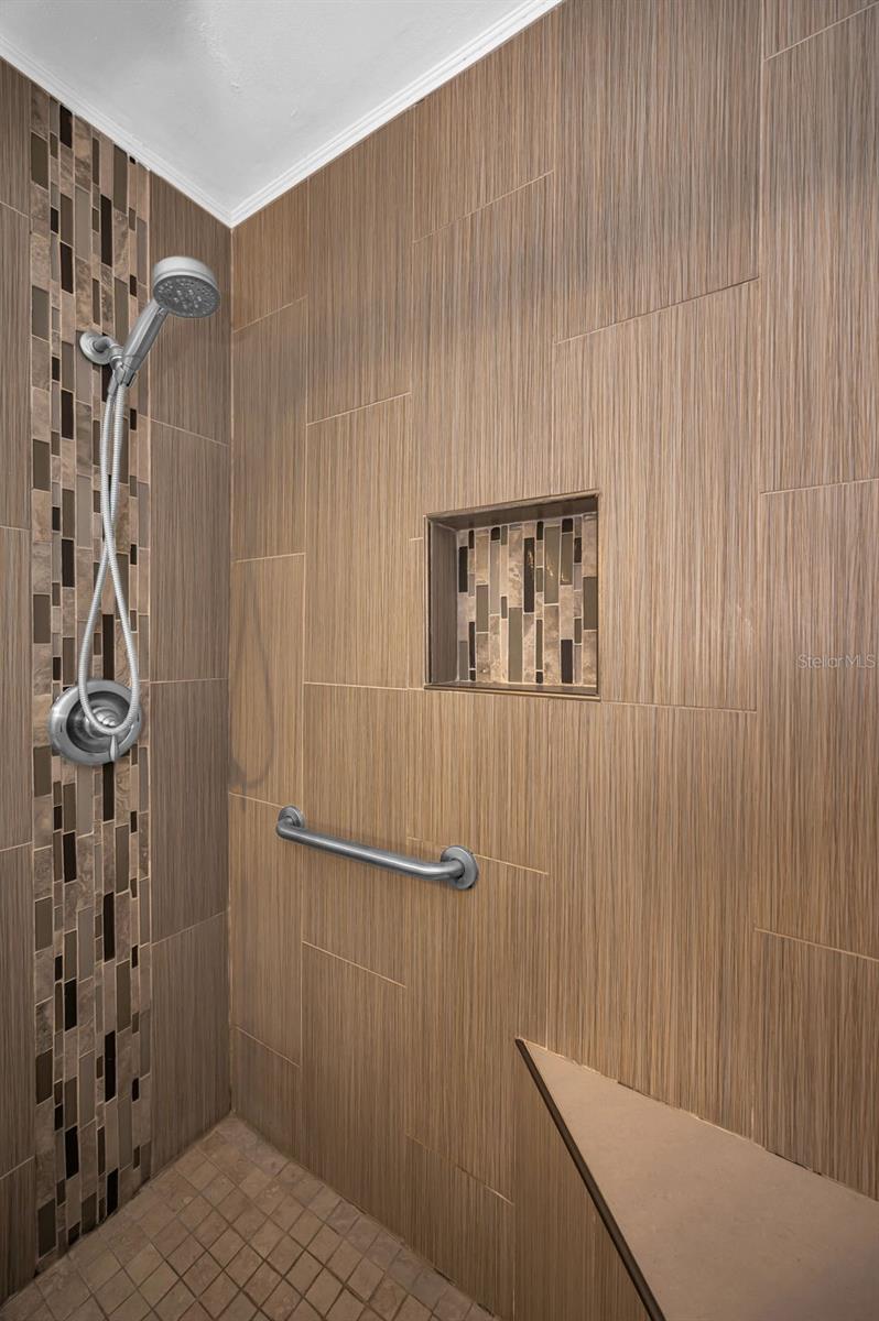 DOUGLAS ARMS - Residential