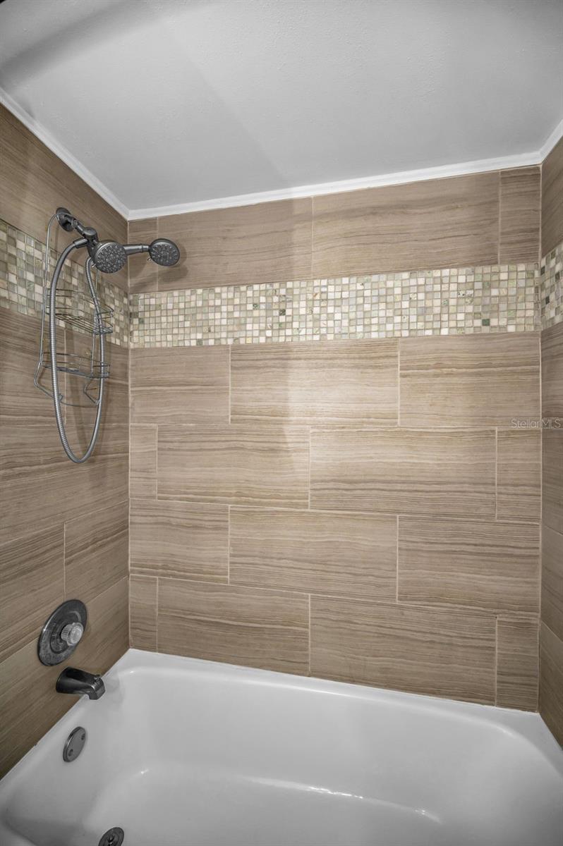 DOUGLAS ARMS - Residential