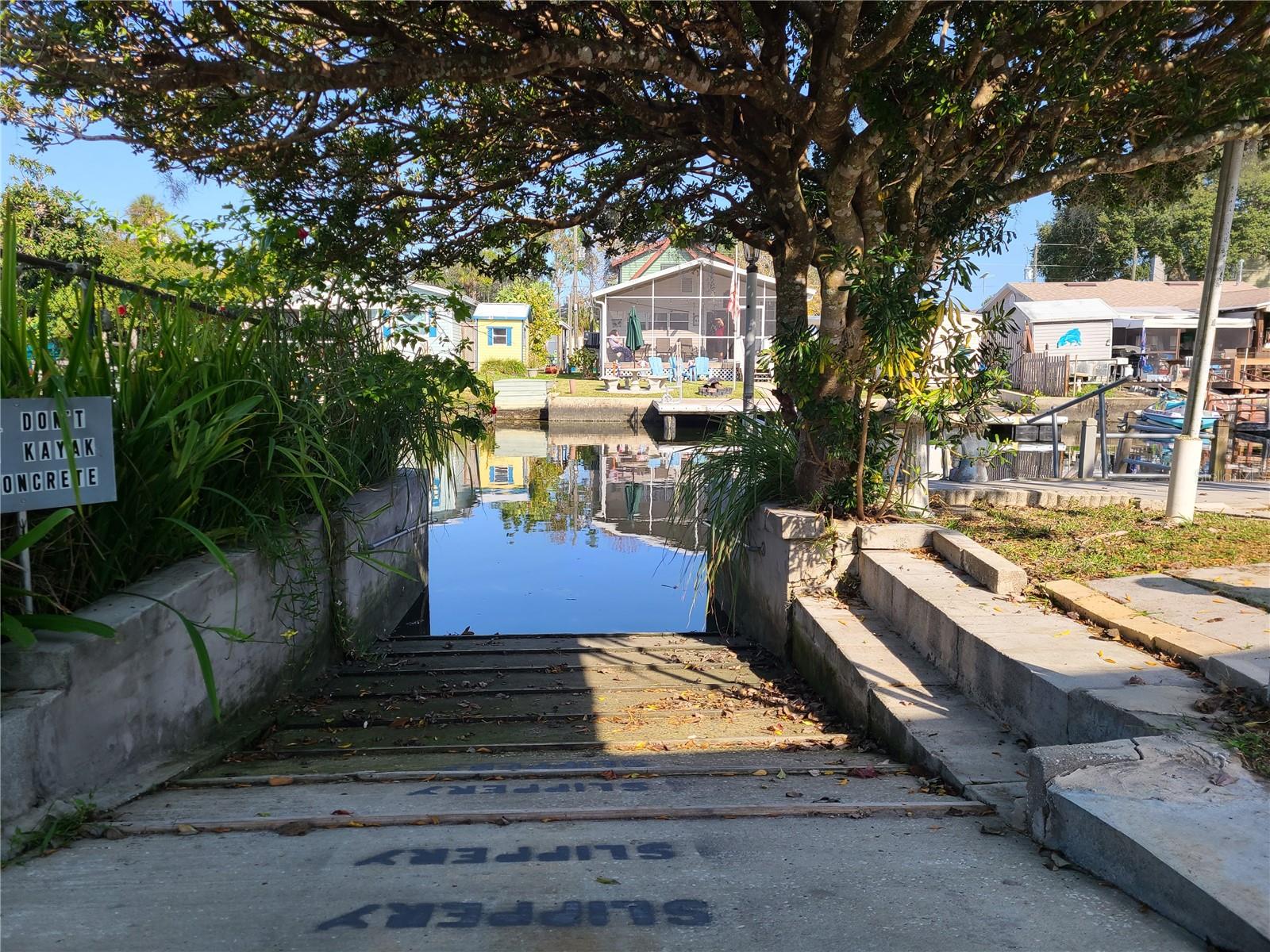WEEKI WACHEE GARDENS - Land
