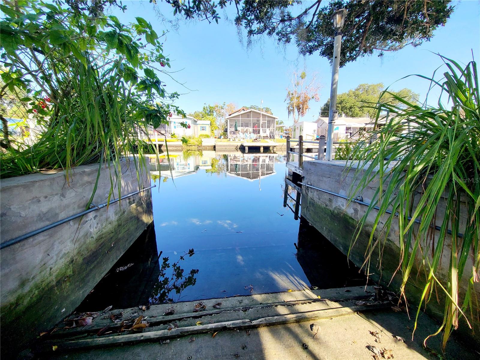 WEEKI WACHEE GARDENS - Land