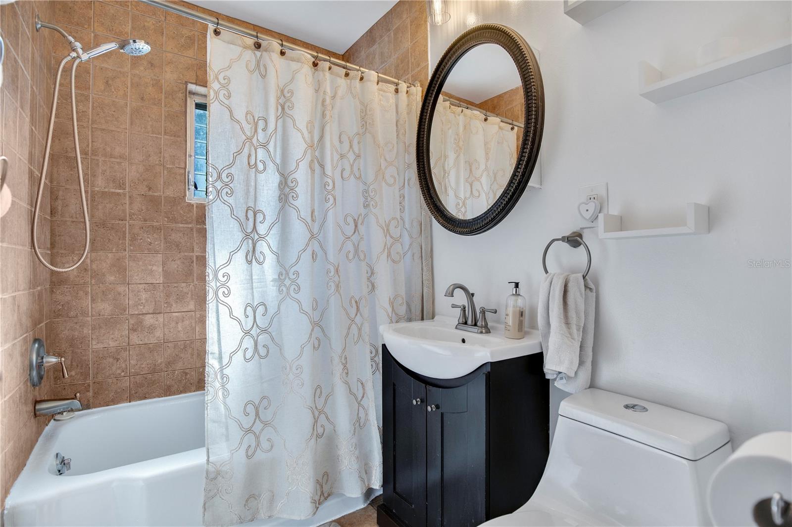 LAKE MARIE ESTATES 03 - Residential