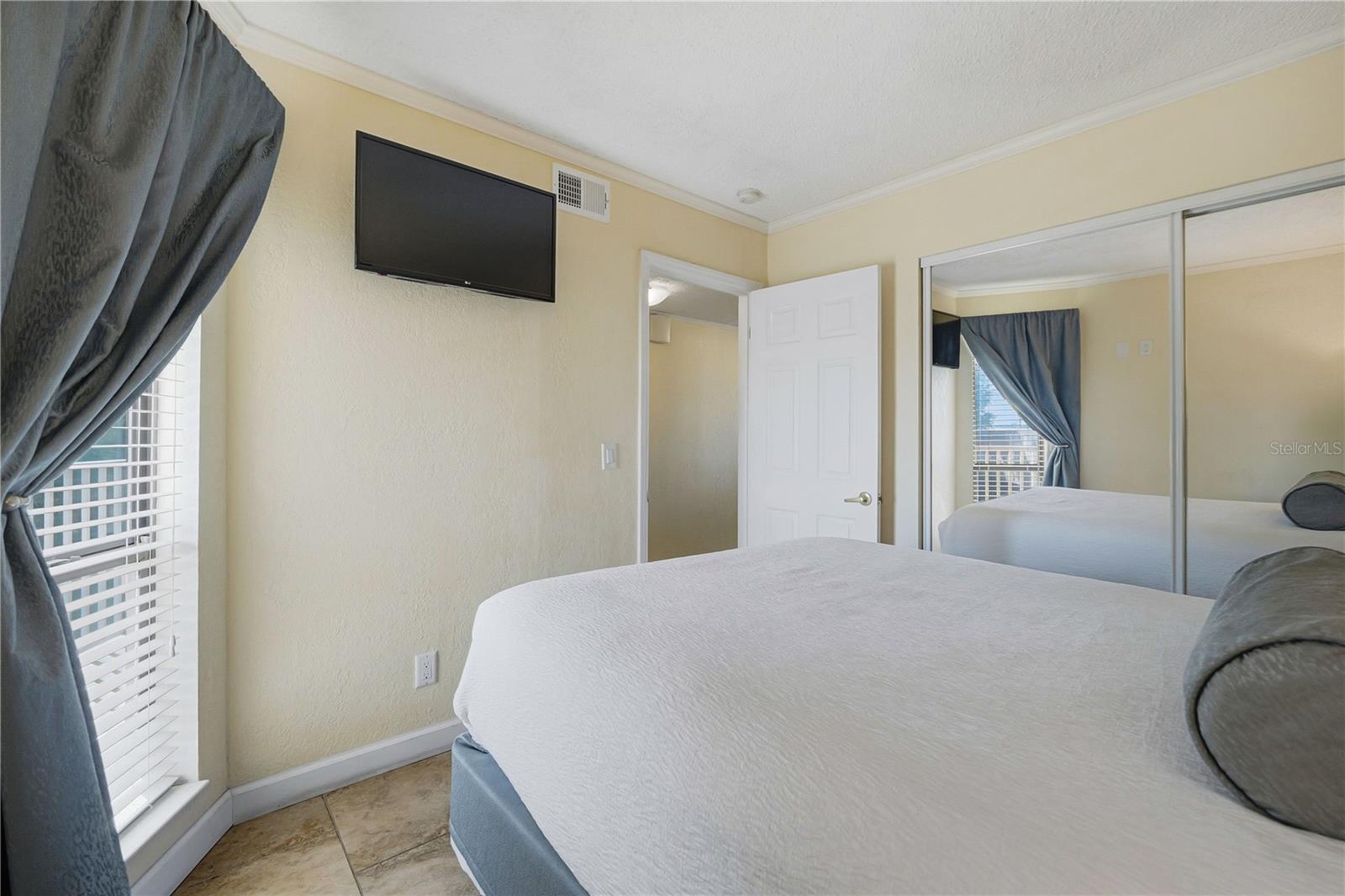 SAILPORT RESORT CONDO ON - Residential